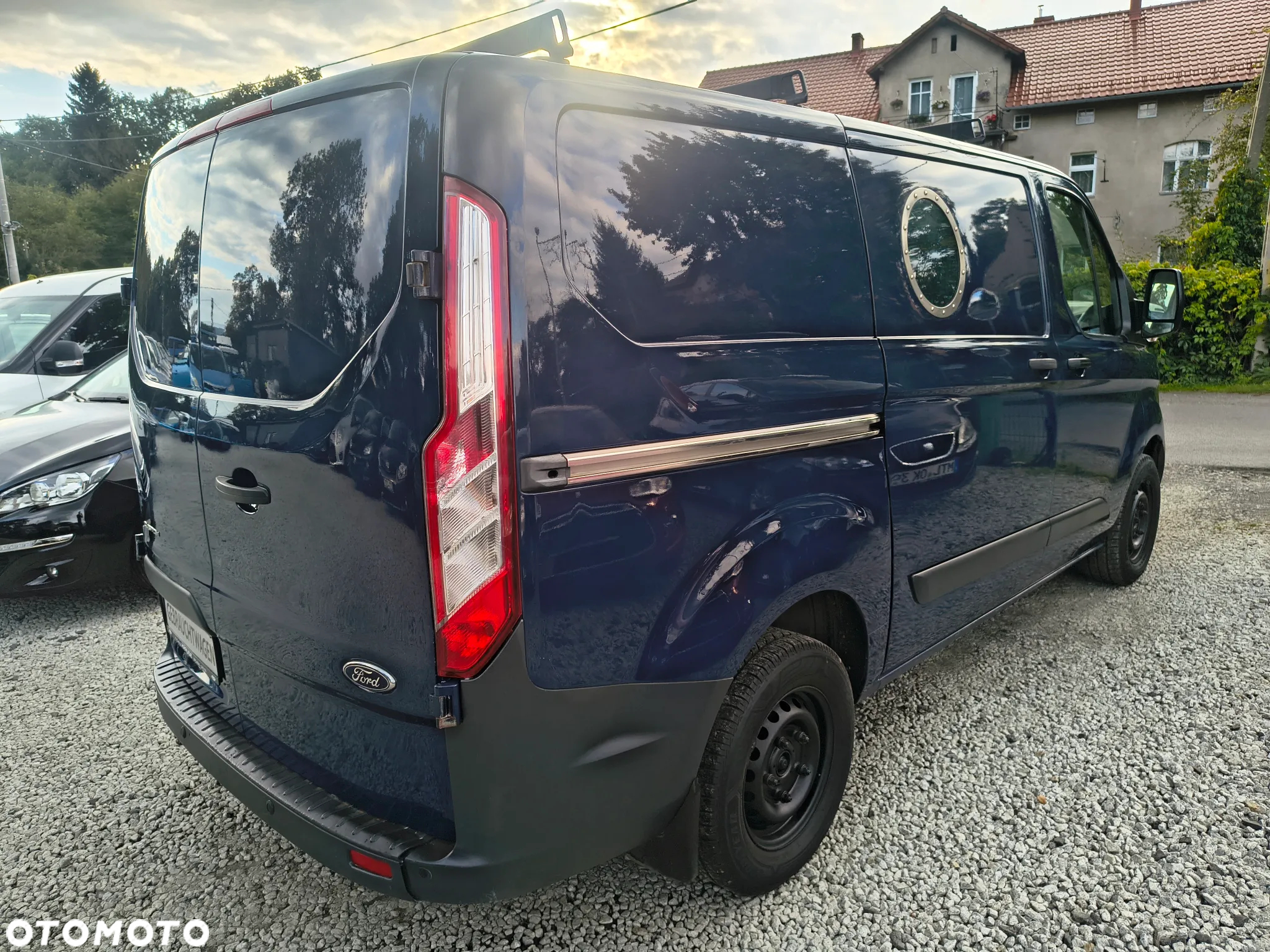 Ford Custom - 5