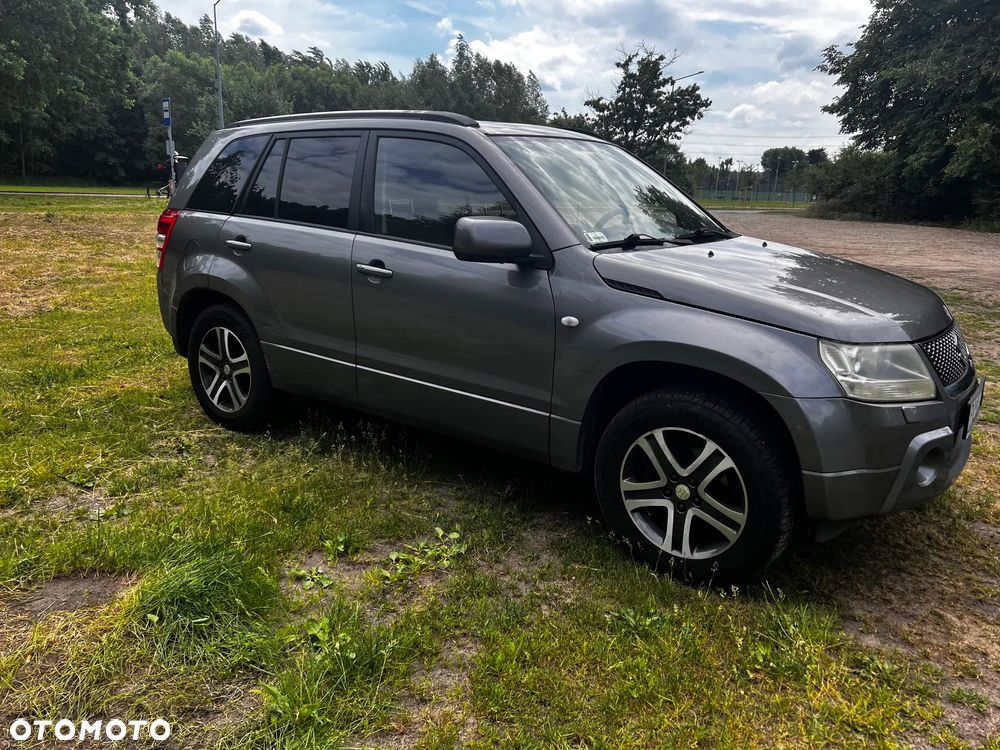 Suzuki Grand Vitara 2.0 De luxe - 1