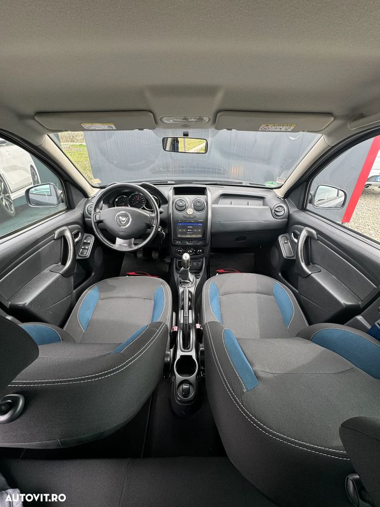 Dacia Duster SCe 115 4x2 Celebration - 8