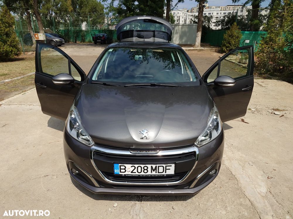 Peugeot 208 - 13