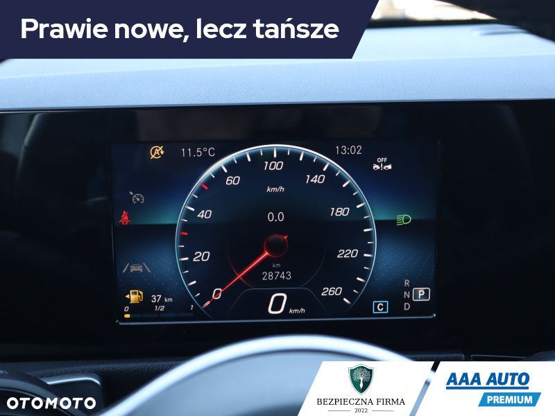 Mercedes-Benz GLB - 13