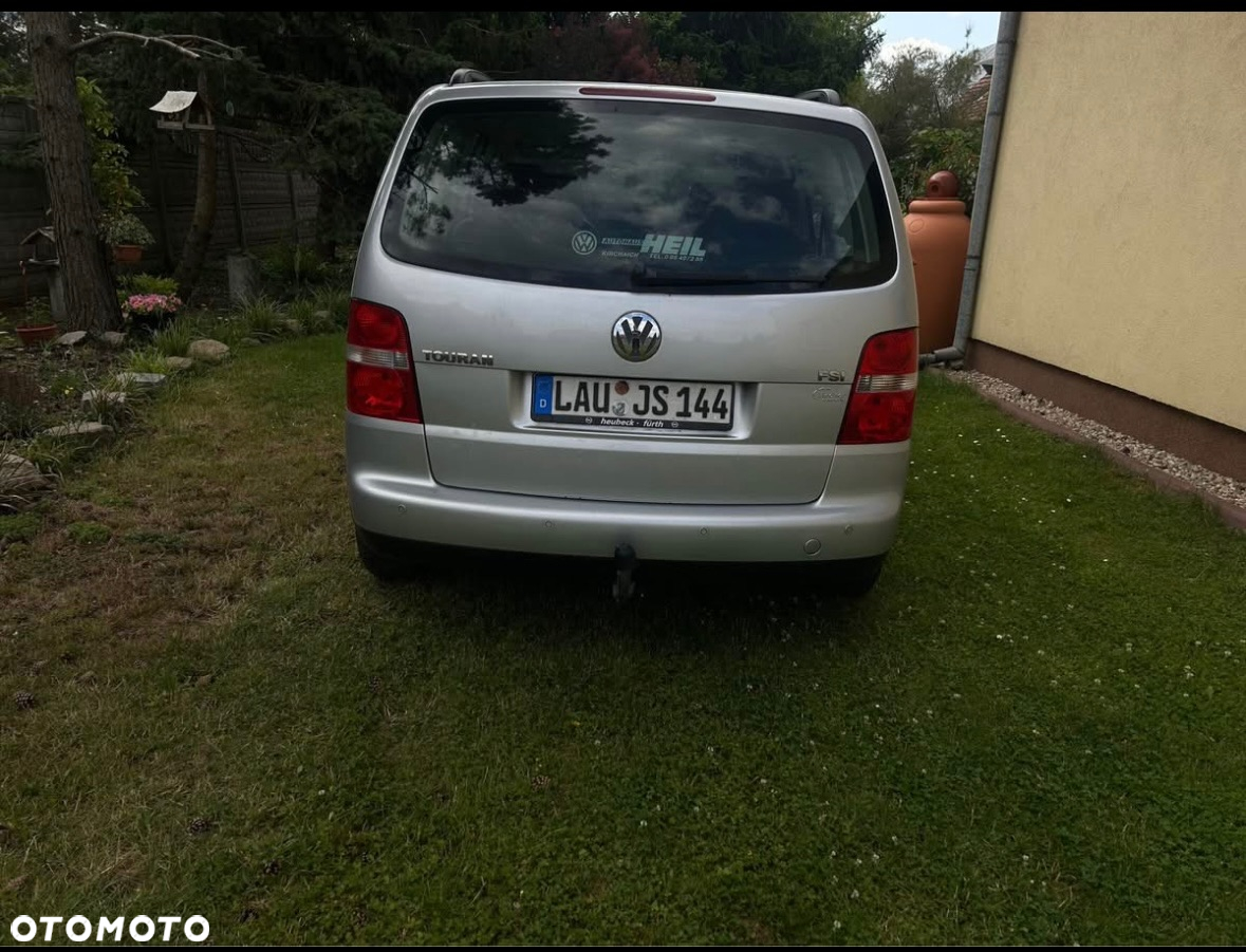 Volkswagen Touran 1.6 FSI - 2