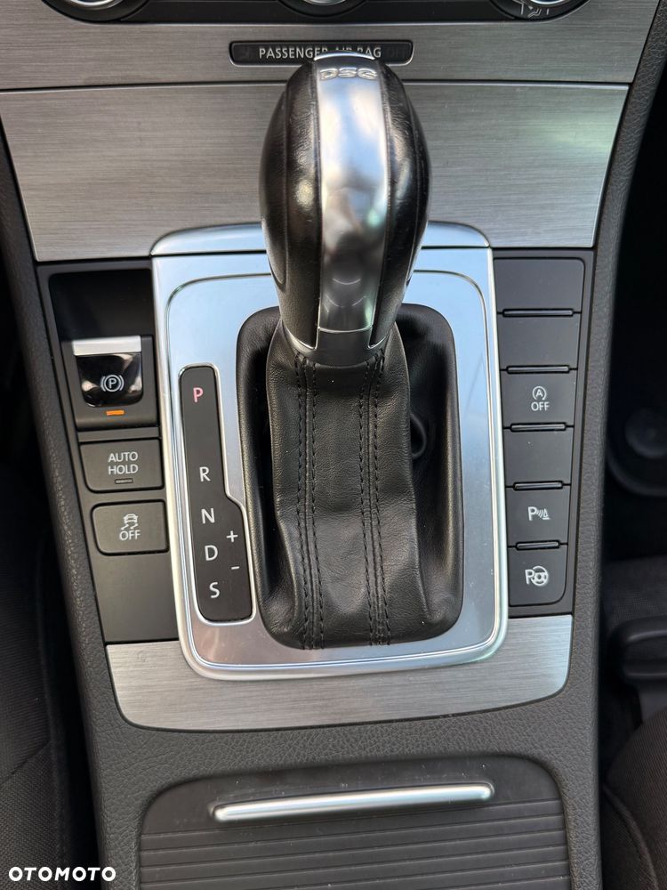 Volkswagen Passat 2.0 TDI Highline DSG - 17