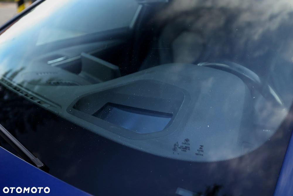 BMW Seria 5 520d xDrive Touring M Sport Edition - 9