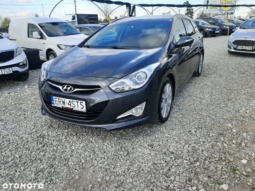 Hyundai i40 Kombi blue 1.6 Family - 10