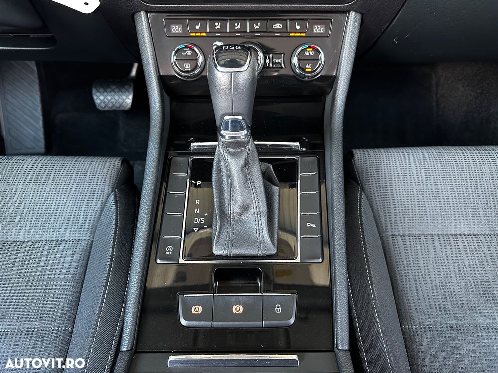 Skoda Superb 1.6 TDI DSG Ambition - 37