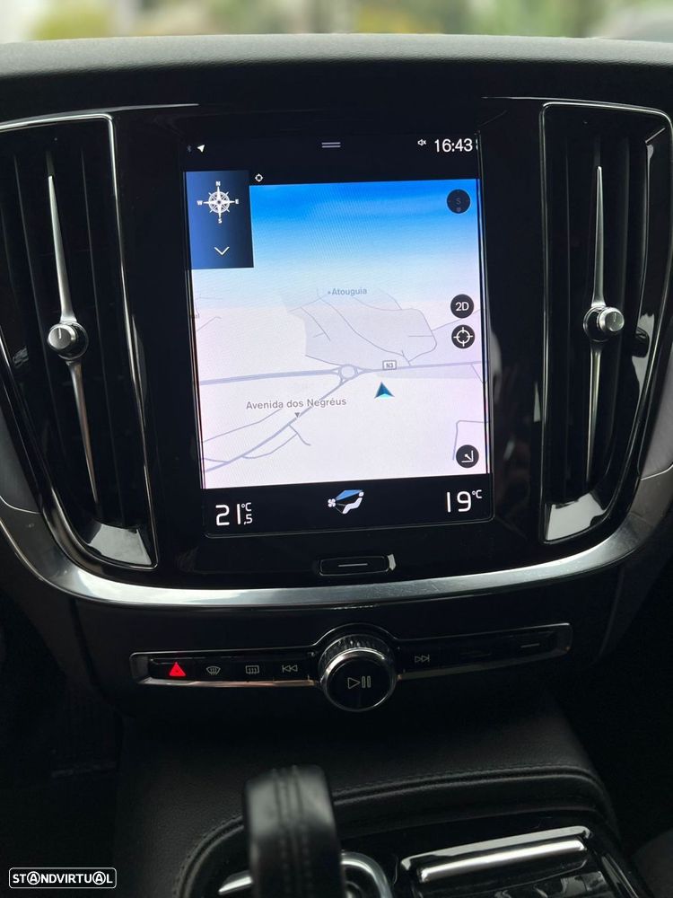 Volvo V60 T6 AWD Recharge Geartronic Inscription - 11