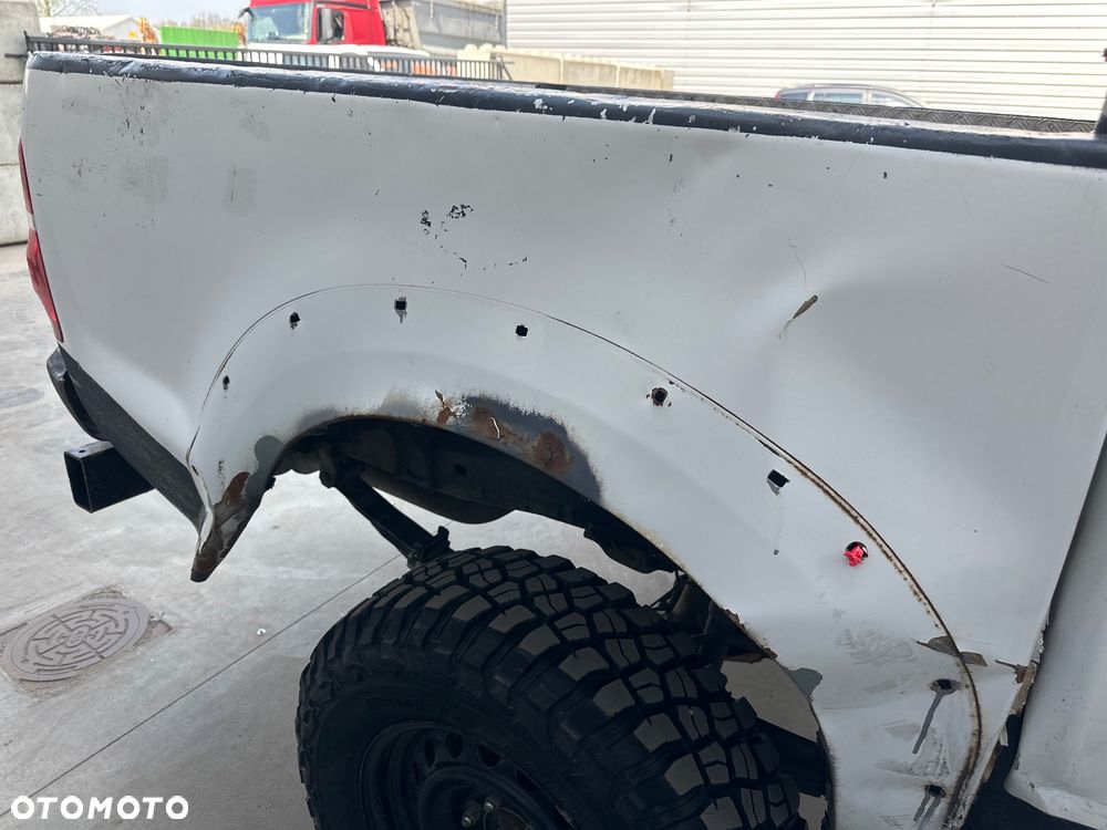 Toyota Hilux 2.5 D-4D DLX - 11