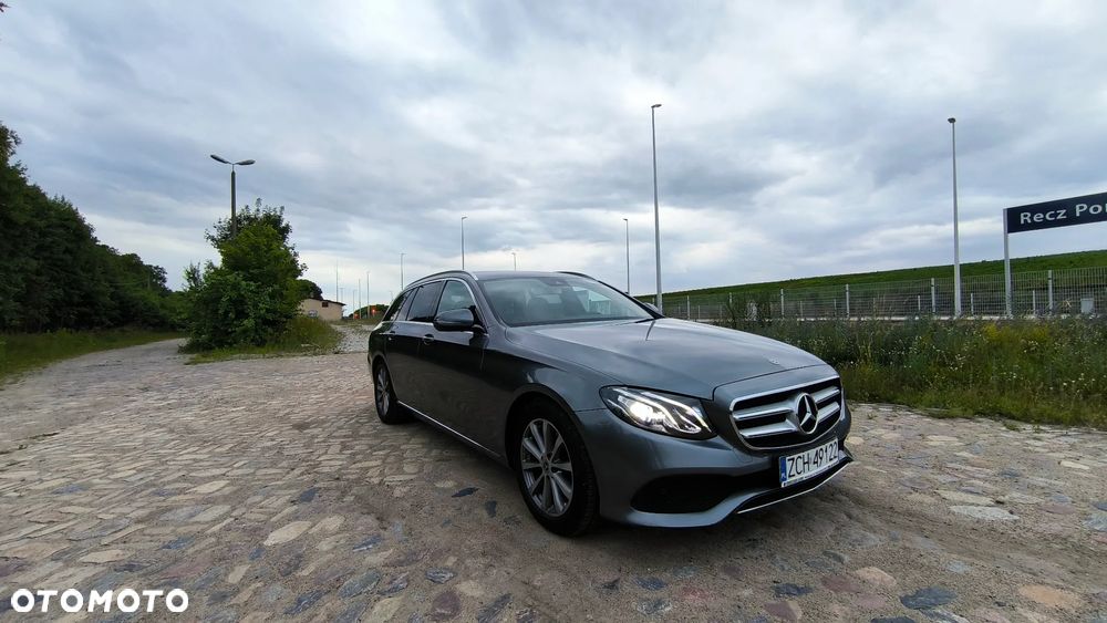 Mercedes-Benz Klasa E 220 d T 9G-TRONIC - 3