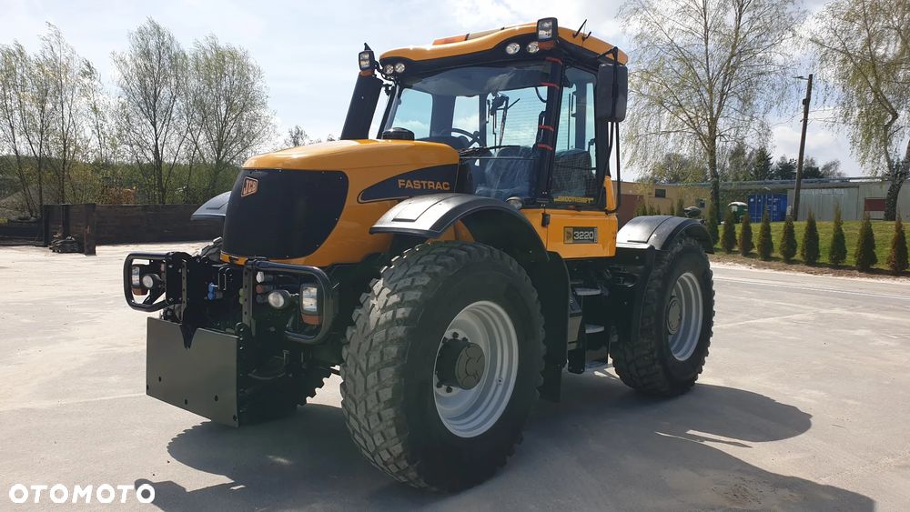 JCB FASTRAC 3220 PLUS - 10