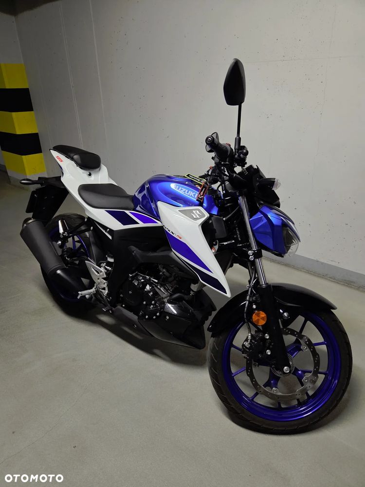 Suzuki GSX - 4