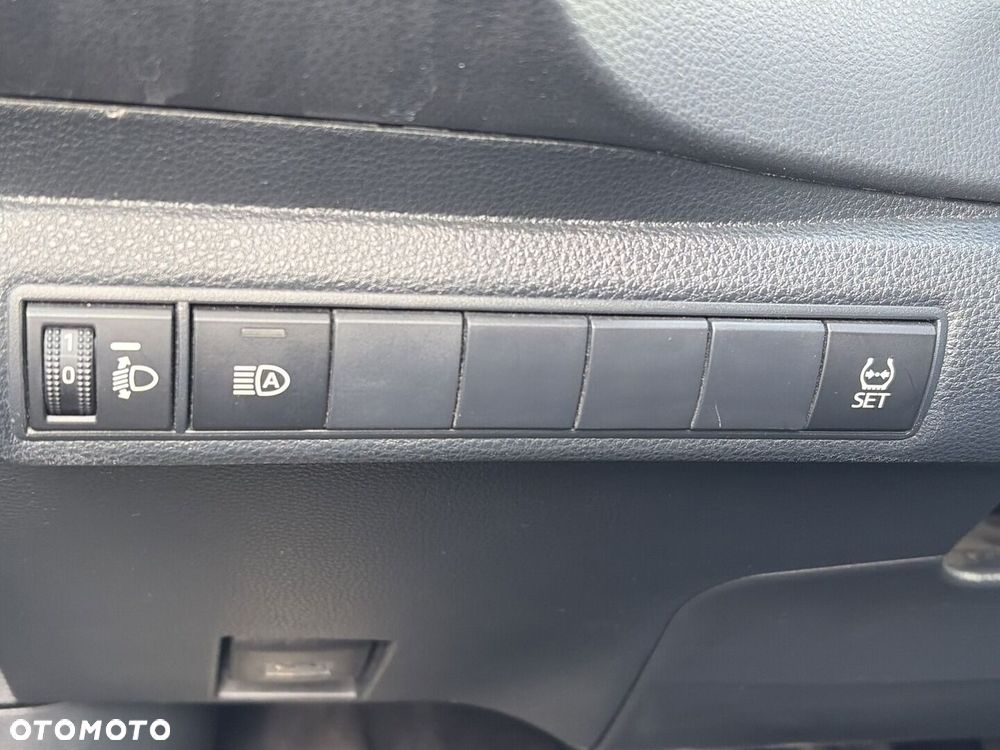 Toyota Corolla - 22