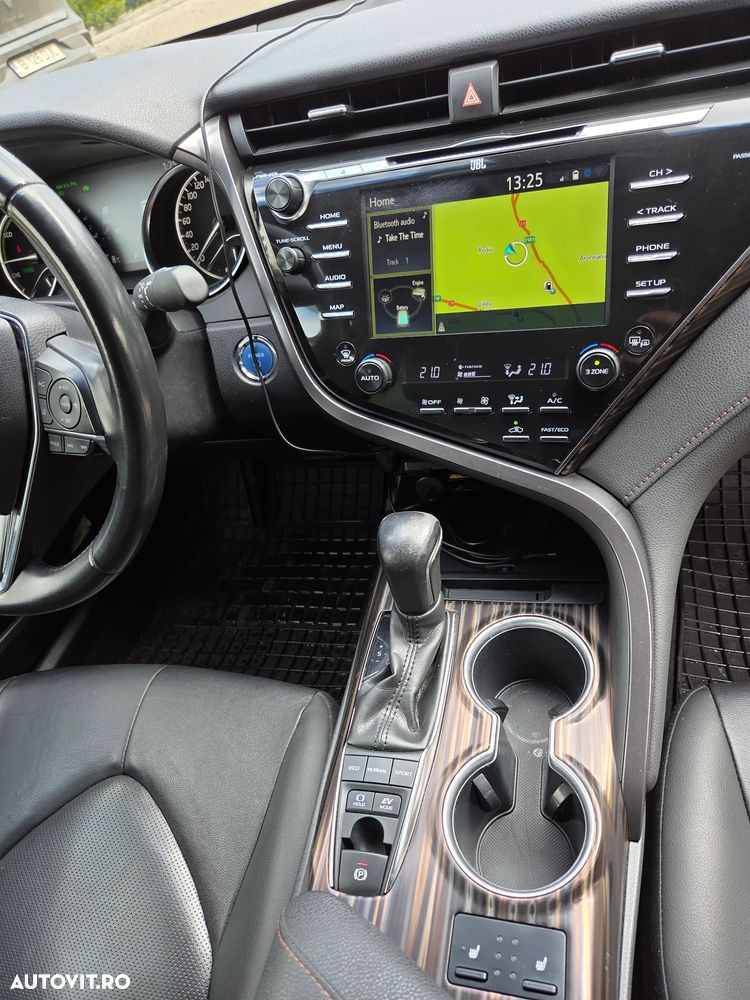 Toyota Camry 2.5 Exclusive - 12