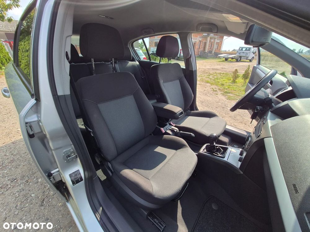 Opel Astra - 16