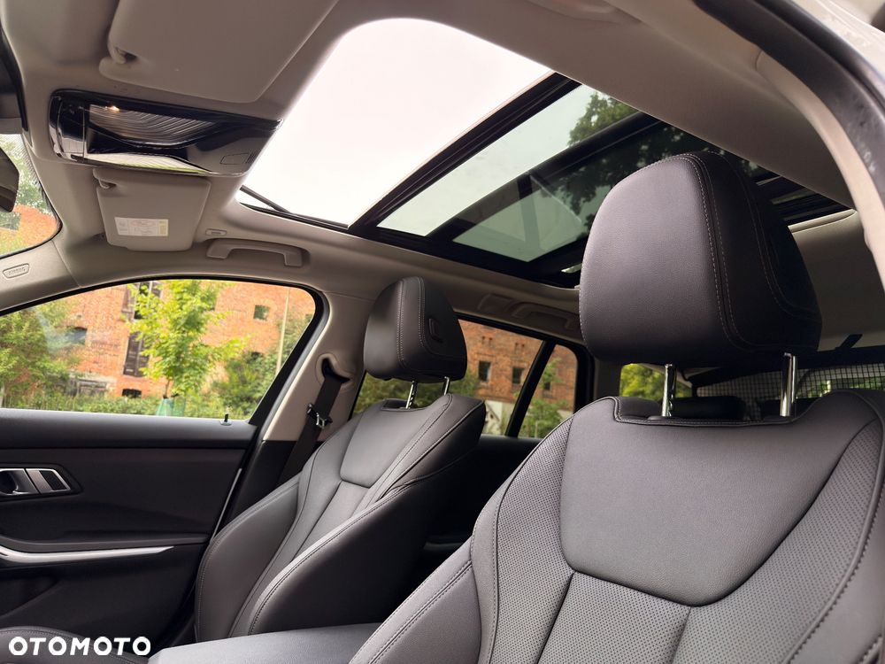 BMW Seria 3 320d xDrive MHEV Luxury Line - 14