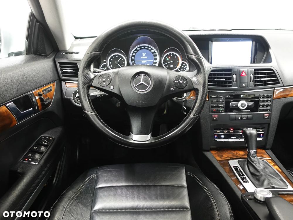 Mercedes-Benz Klasa E 350 CDI DPF BlueEFFICIENCY 7G-TRONIC Avantgarde - 29