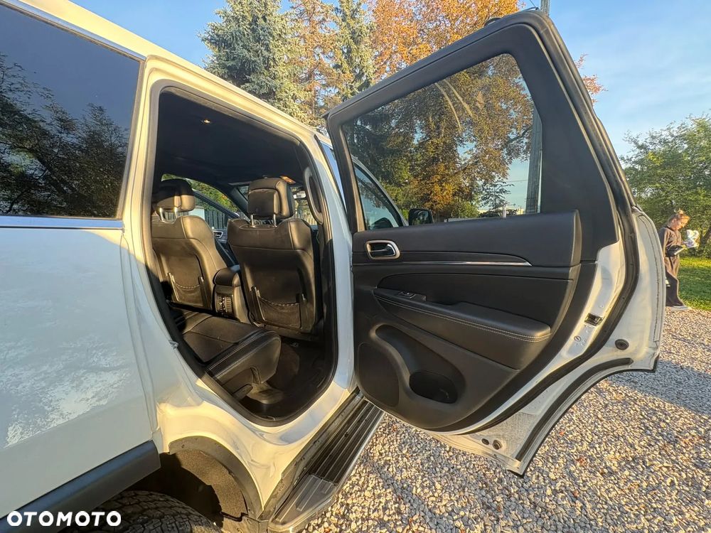 Jeep Grand Cherokee - 20