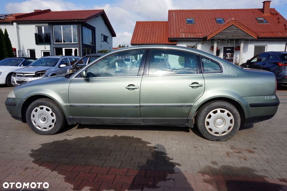 VOLKSWAGEN PASSAT B5 LIFT SEDAN 2002 LA6W 1.6 8V ALZ 102KM DVP ZIELONY FRESCO na części - 2