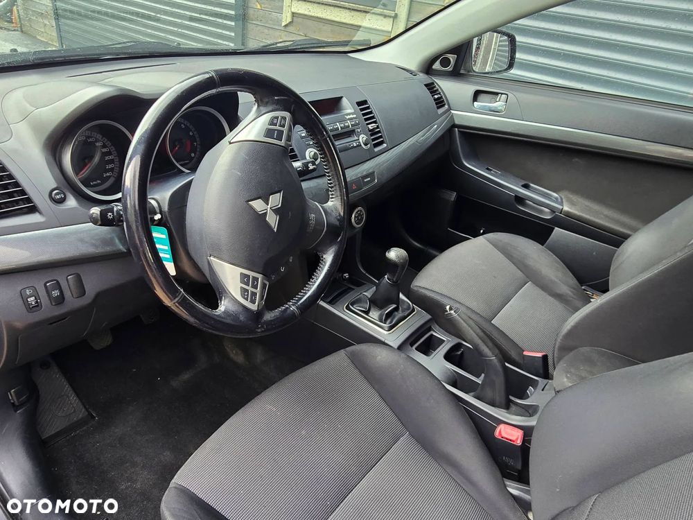 Mitsubishi Lancer 1.8 Intense - 10