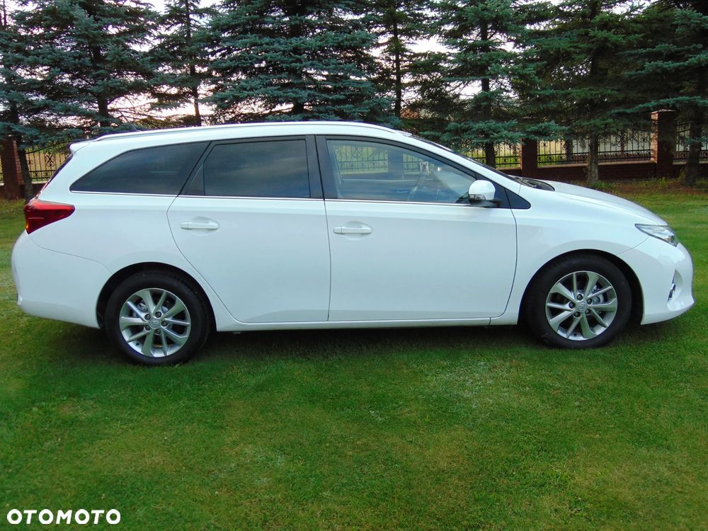 Toyota Auris 1.4 D-4D Luna - 11