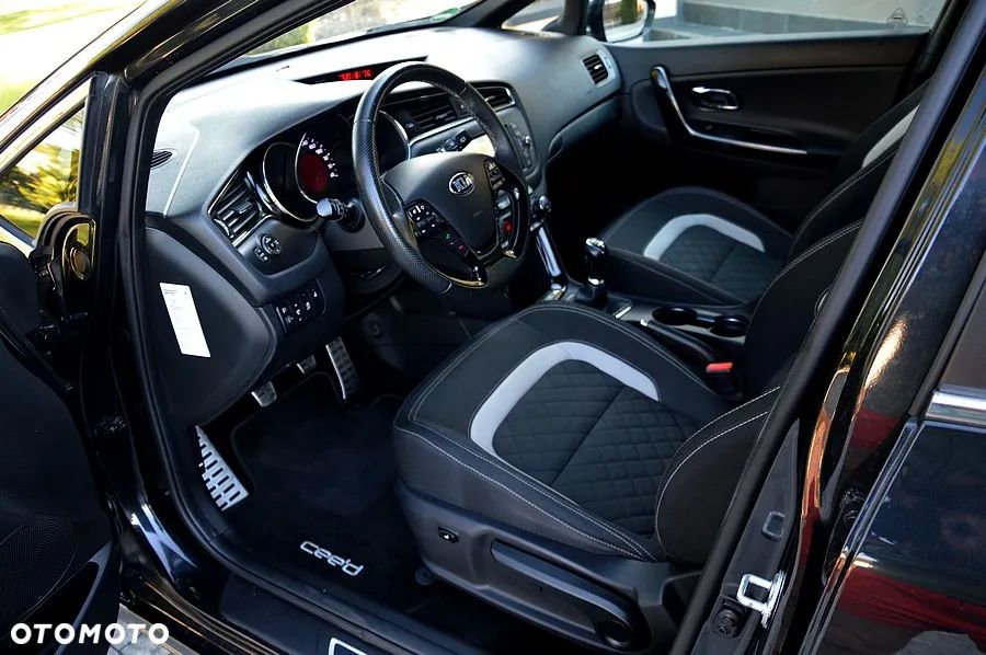 Kia Ceed 1.0 T-GDI Business Line Plus - 23