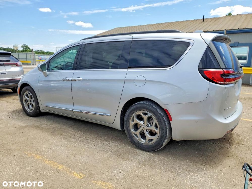 Chrysler Pacifica - 3