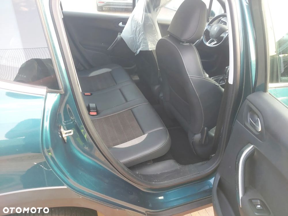 Peugeot 2008 PureTech 82 Allure - 12