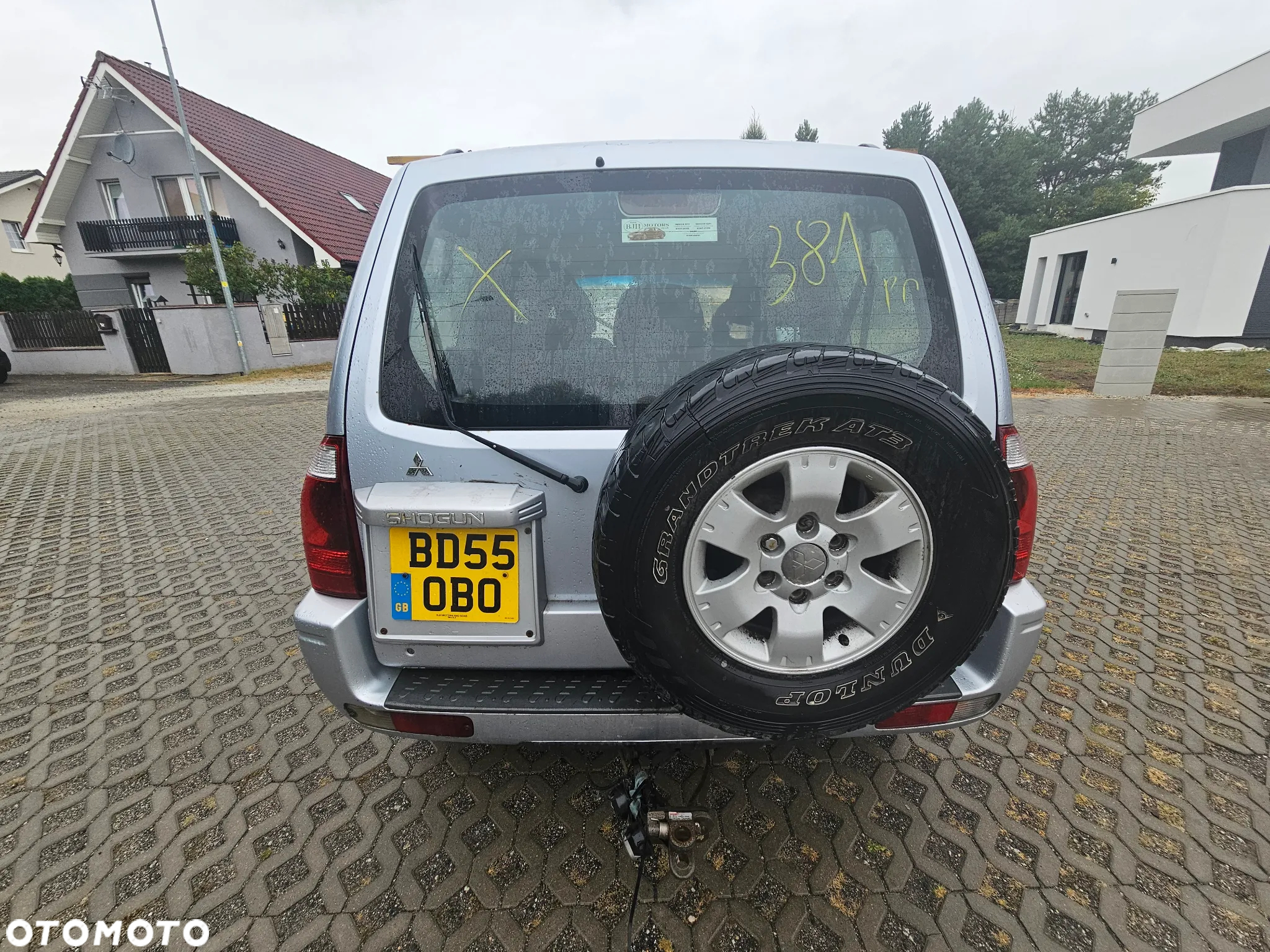 Mitsubishi Pajero - 12