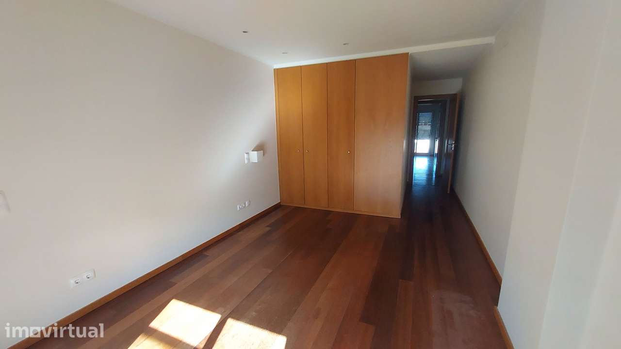 Apartamento T3 - Centro de Fátima - Grande imagem: 3/21