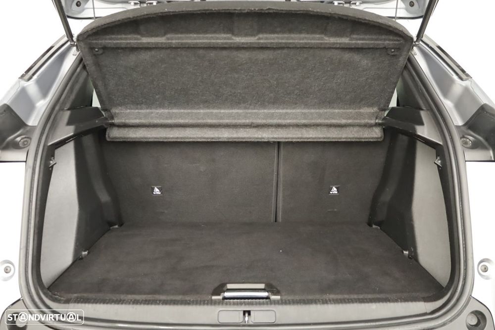 Peugeot 2008 1.2 PureTech Allure - 24