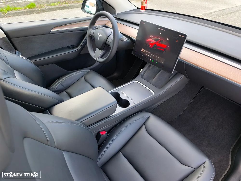 Tesla Model Y Performance Dual Motor AWD - 10