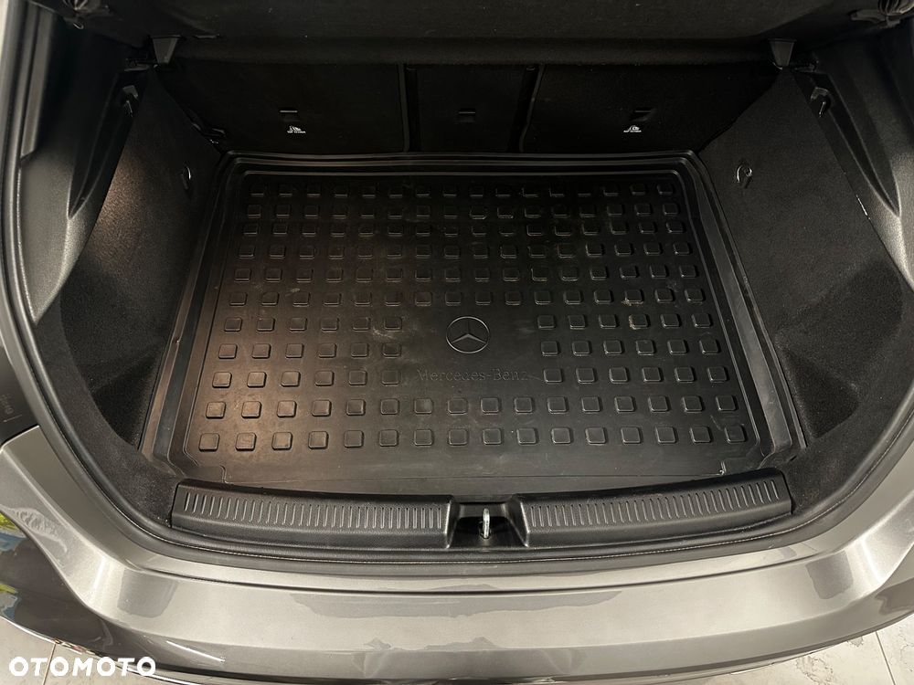 Mercedes-Benz Klasa A 180 AMG Line - 27