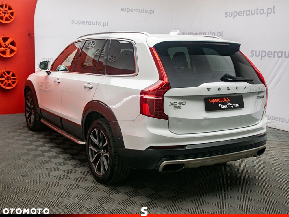 Volvo XC 90 - 9