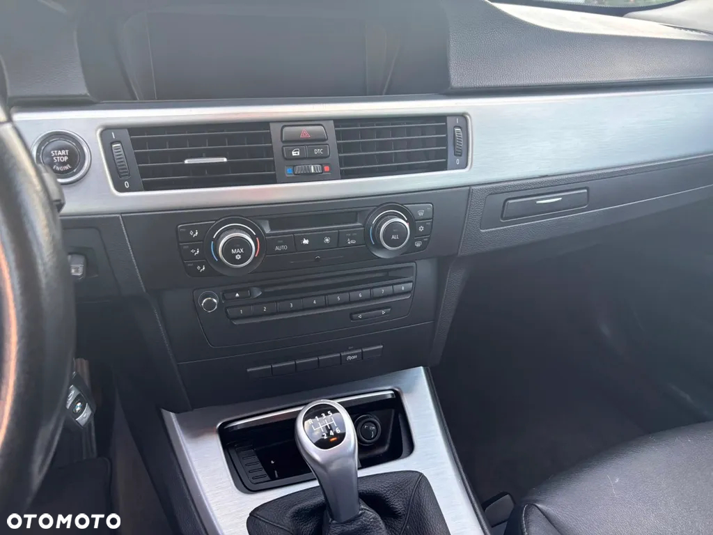 BMW Seria 3 320d DPF Touring Blue Performance Edition Fleet - 20