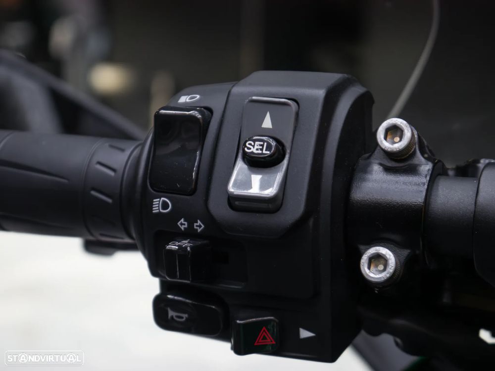 Kawasaki Z Z1000SX - 15