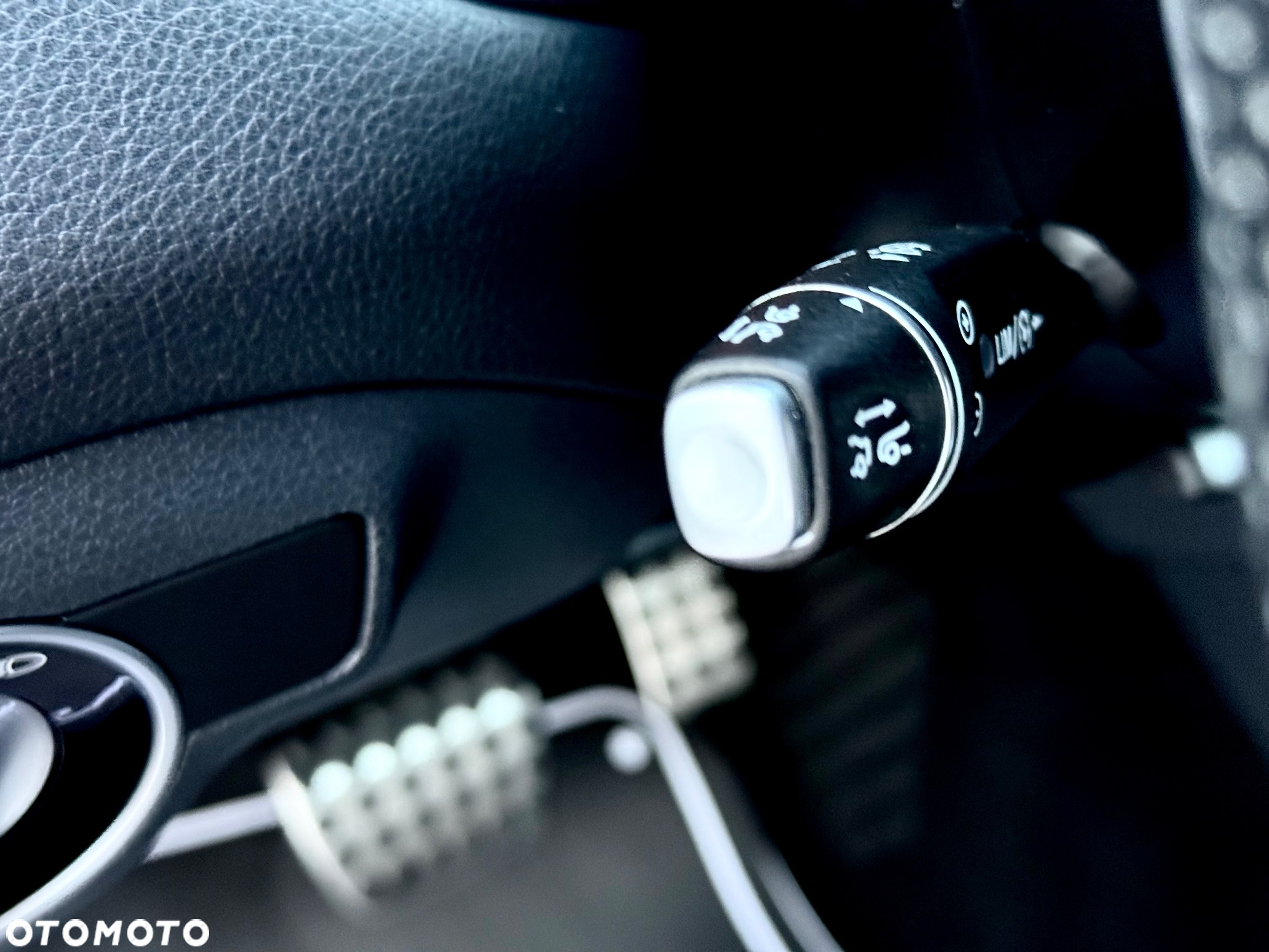 Mercedes-Benz CLA 200 7G-DCT AMG Line - 36