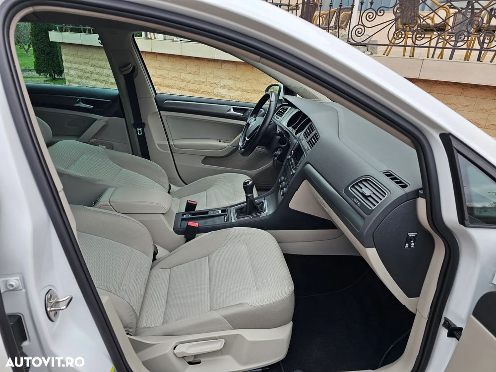 Volkswagen Golf - 13