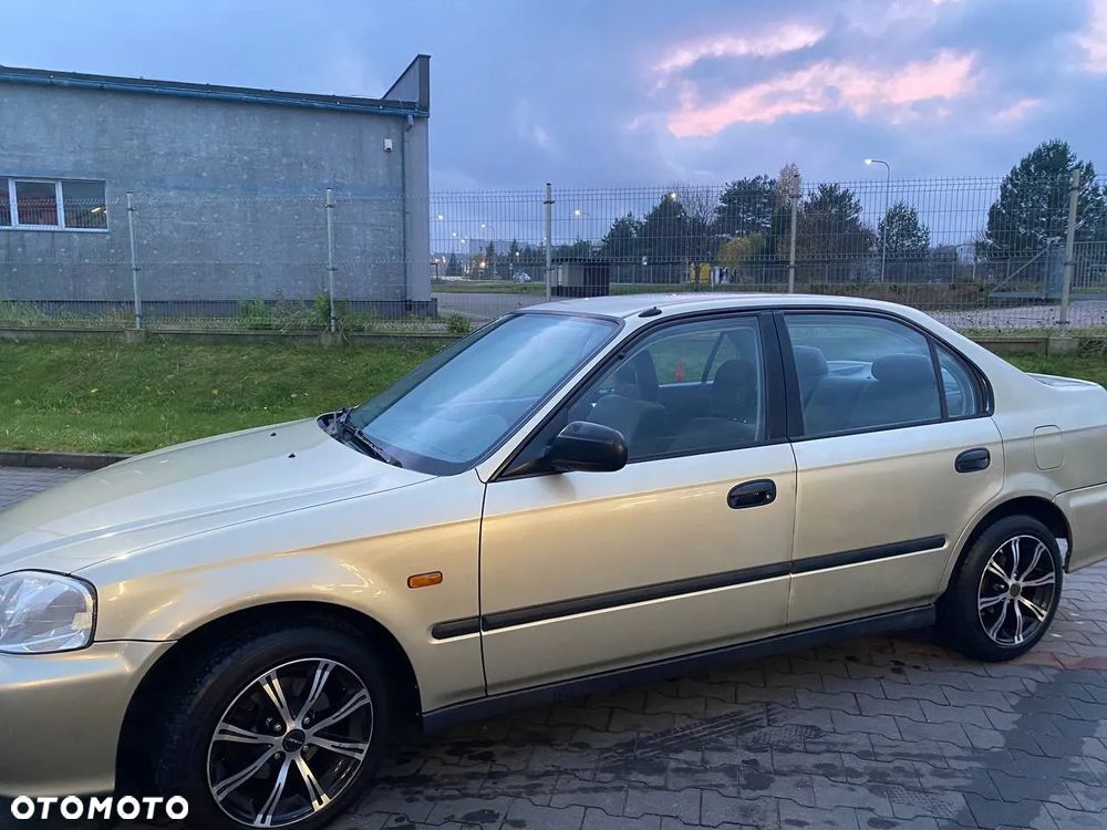 Honda Civic 1.4i S - 3