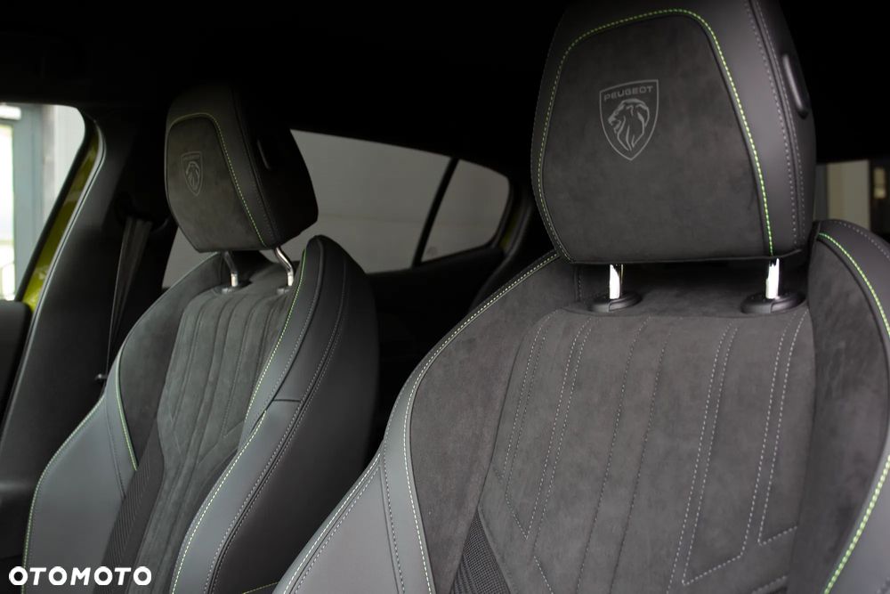 Peugeot 408 1.6 Plug-in Hybrid 240 GT Exclusive e-DCS7 - 17