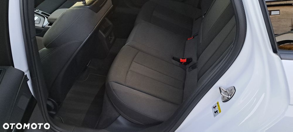 Audi A4 Avant 35 TDI S tronic - 11