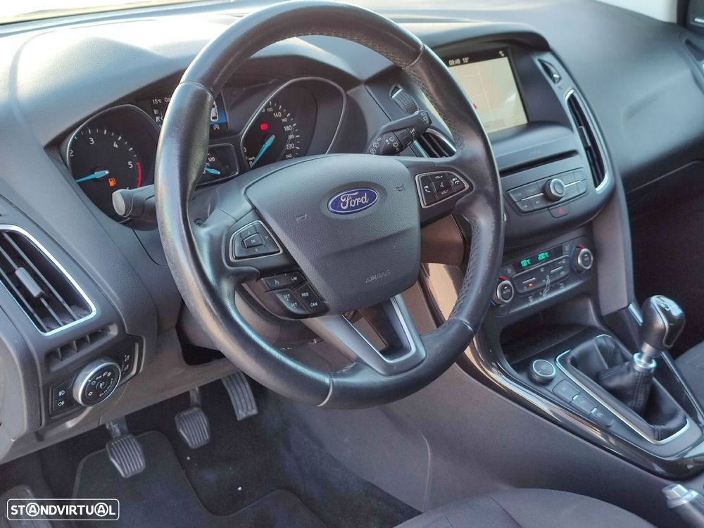 Ford Focus 1.5 TDCi ECOBlue Titanium - 3