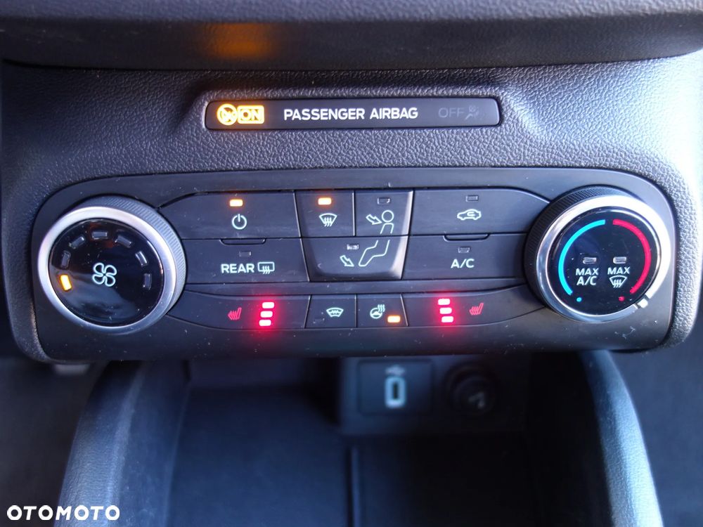 Ford Focus 1.5 EcoBlue STart-Stopp-System TITANIUM - 29