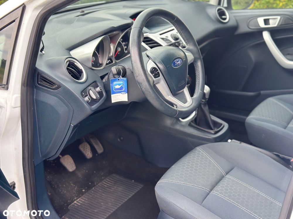 Ford Fiesta - 22