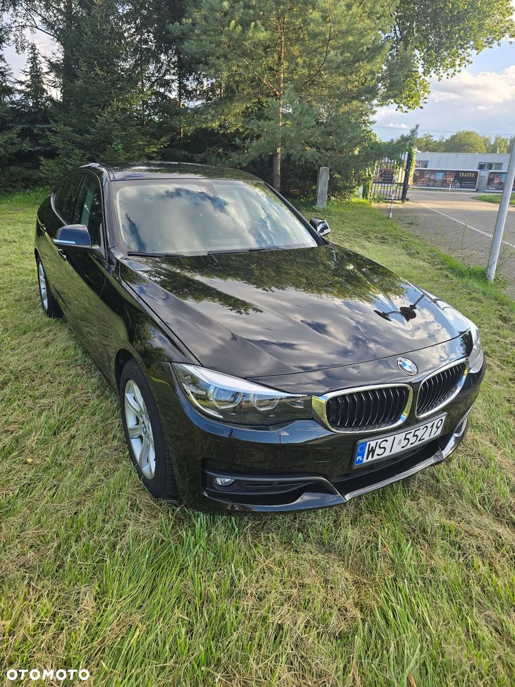 BMW 3 Series 2019 photo 2