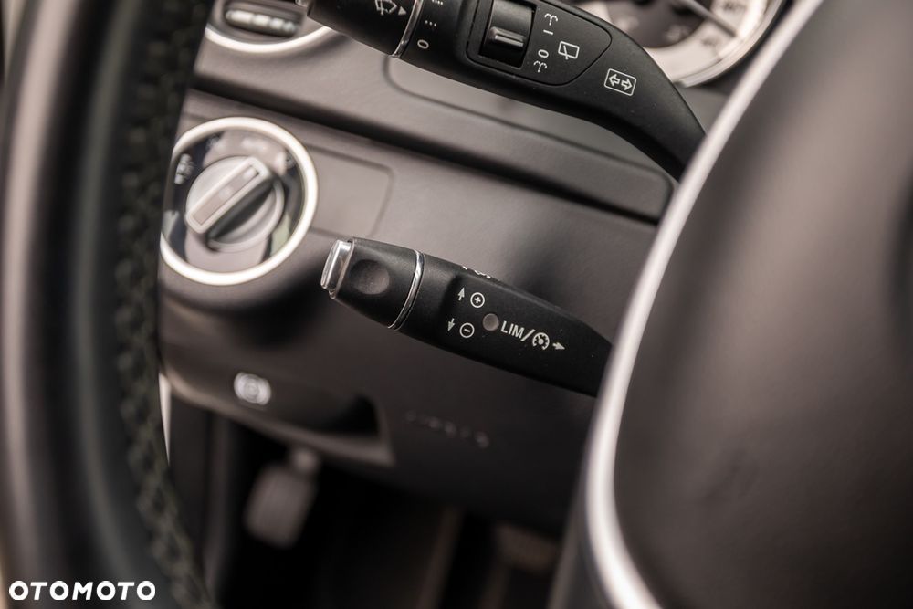 Mercedes-Benz Klasa C 180 (BlueEFFICIENCY) Avantgarde - 25