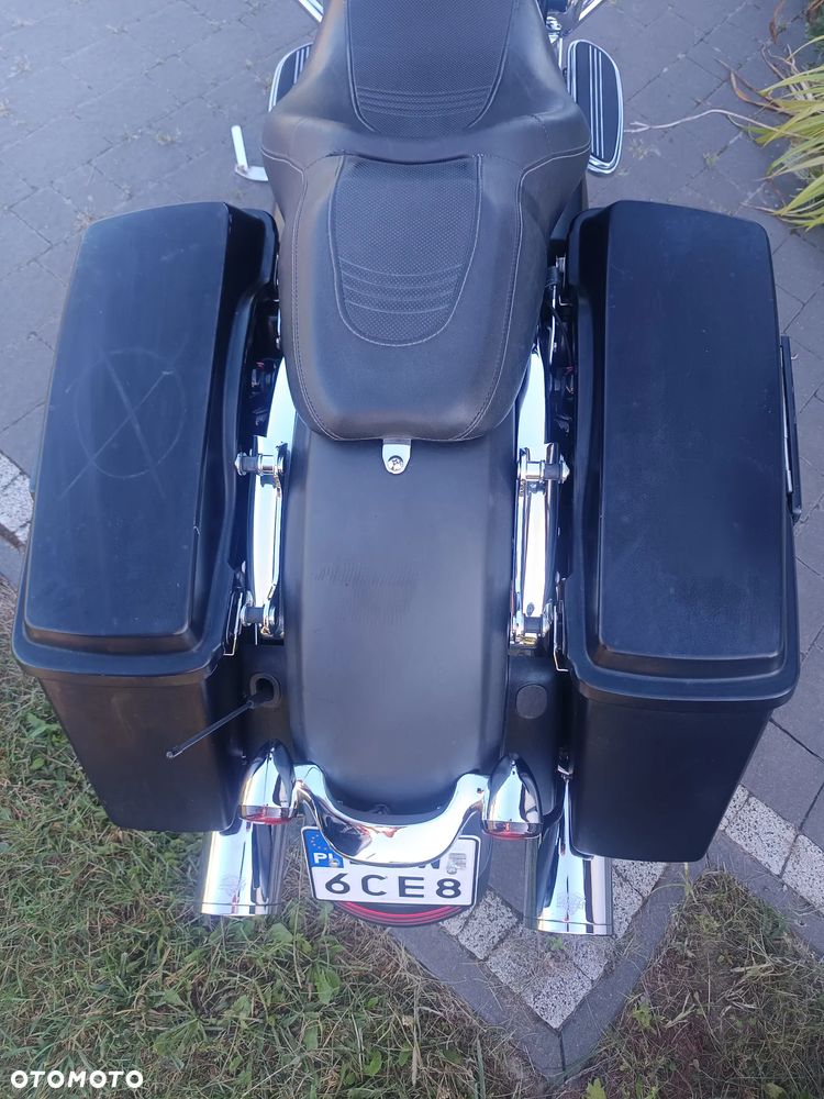 Harley-Davidson Touring Street Glide - 20