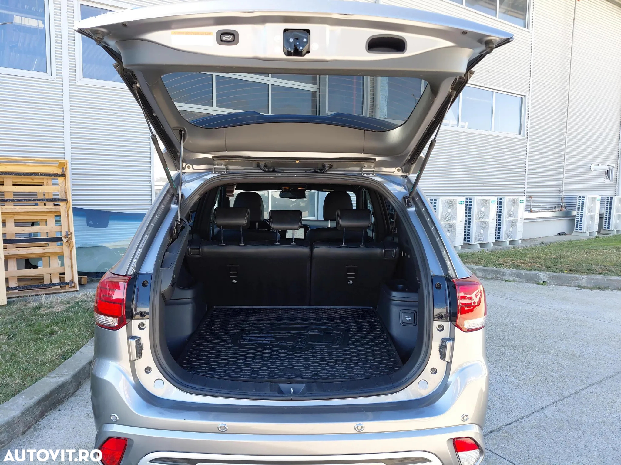 Mitsubishi Outlander 2.4 4WD Plug-In Hybrid Spirit - 17
