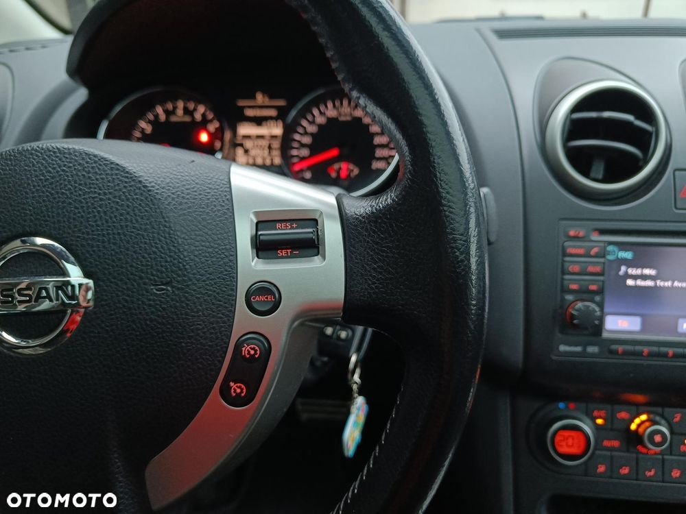 Nissan Qashqai 2.0 Tekna Premium CVT - 23