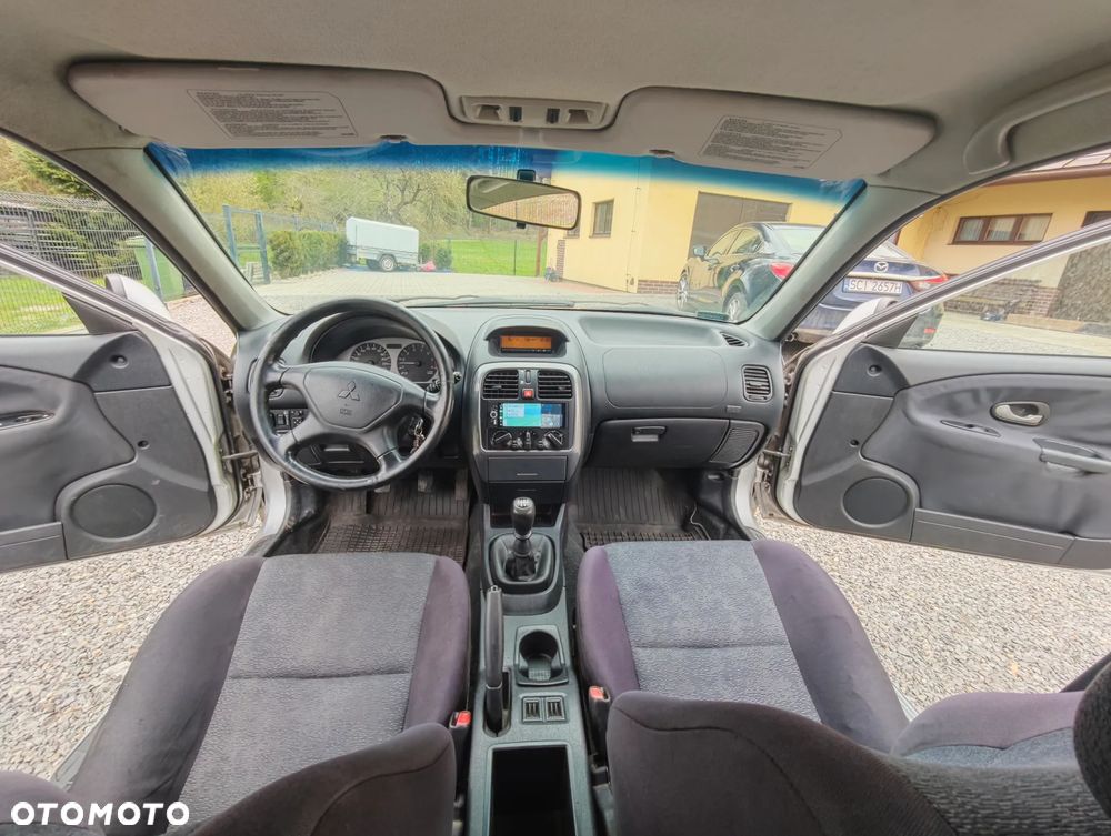 Mitsubishi Carisma 1.6 Classic - 24