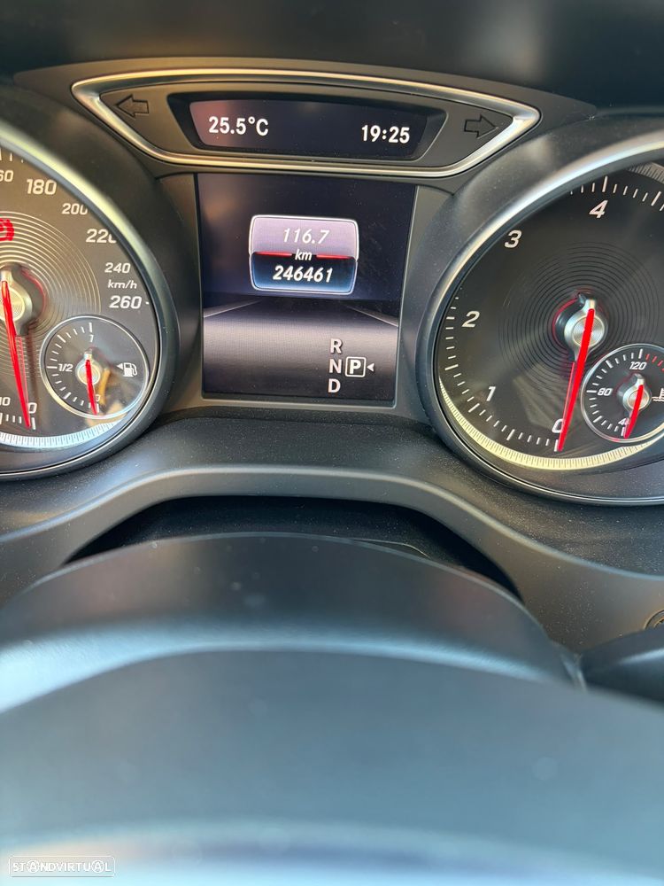 Mercedes-Benz CLA 200 d Shooting Brake AMG Line Aut. - 9